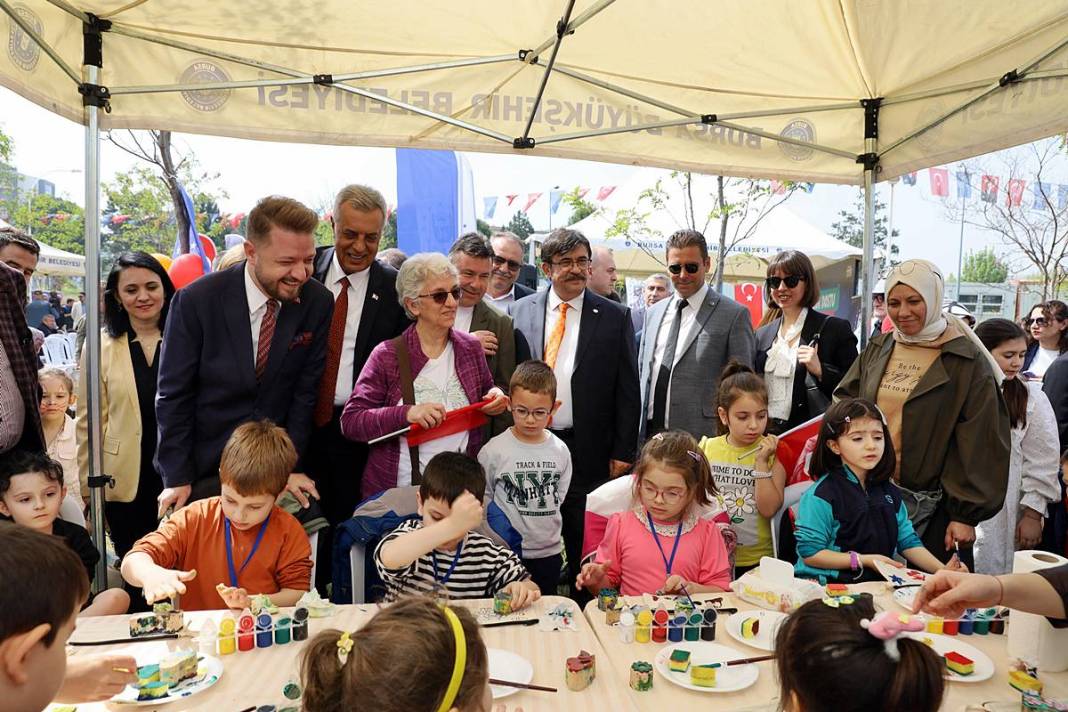 Çocuklar, bu metro istasyonundan çıkmayacak! Bursa'da 'Çocuk Dostu Metro İstasyonu' hizmete girdi 19